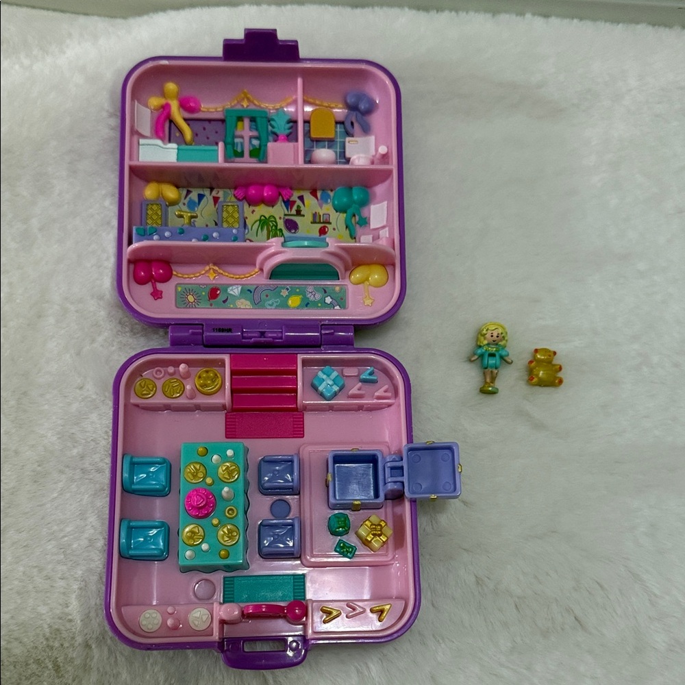 Polly Pocket PartyTime Surprise Keepsake 30th Anniversary Compact Doll Playset